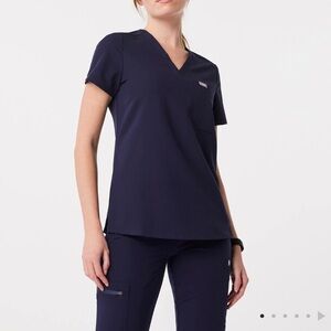 Figs Catarina one pocket scrub top navy
